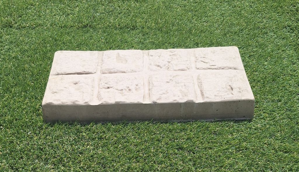 MACSKAKÖVES KÖZEPES